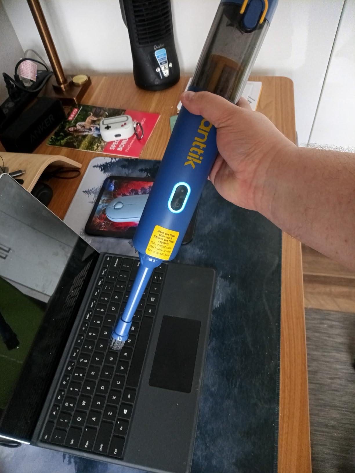 Fanttik Slim V8 APEX Car Vacuum, 4-in-1 Portable Mini Cordless Vacuum with 19000pa Suction Power for Dad, Type-C Charge, One-Touch Empty for Pet Hair, Car, Office Desk, Keyboards (Black) customer photo 1