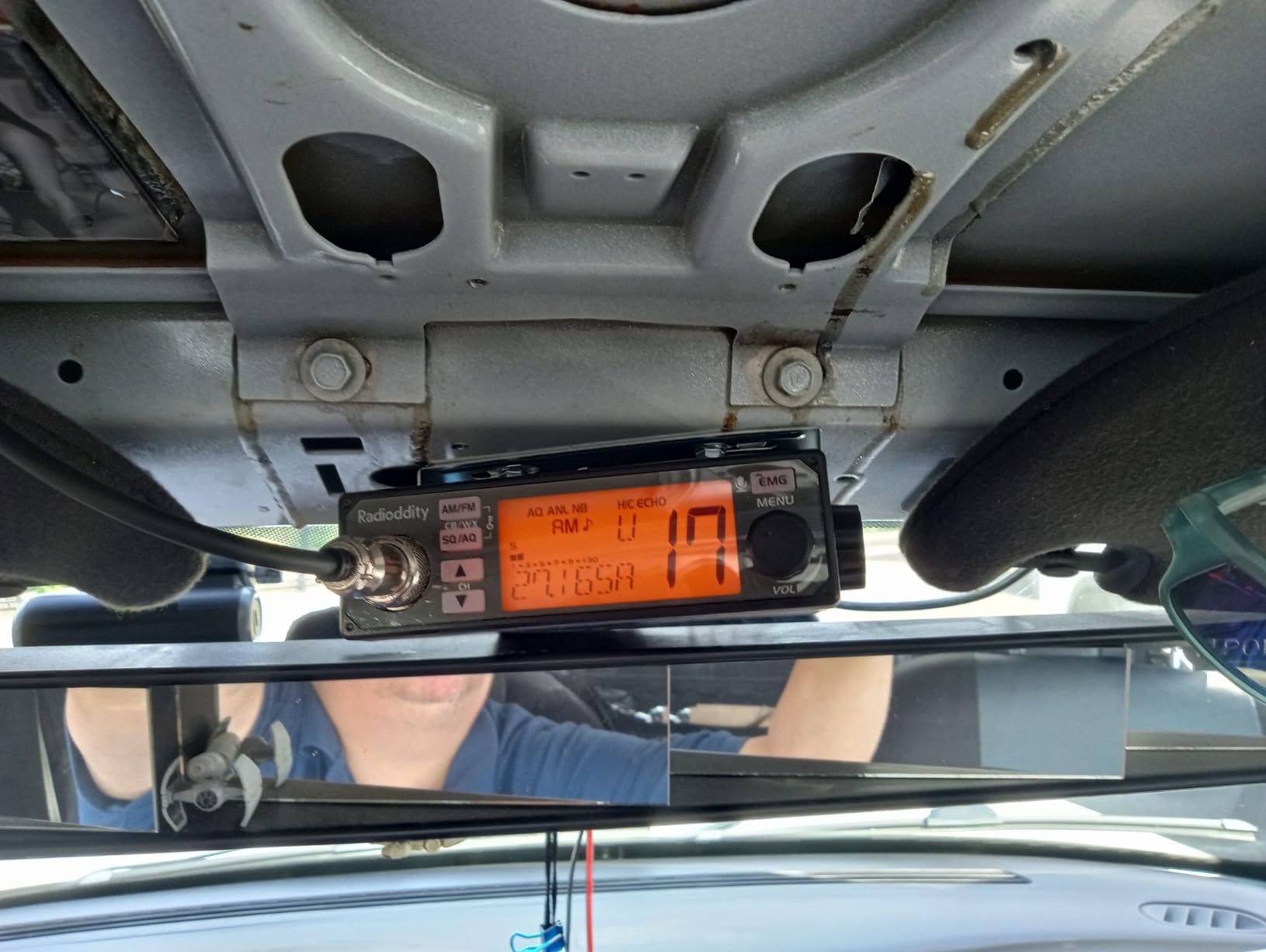 Radioddity CB-500 CB Radio Mobile Transceiver with Noise Reduction, AM FM, 4W Power Output, Instant Emergency Channel 9/19, Support PA System, and 7 Color Backlit Display, for Truckers customer photo 1