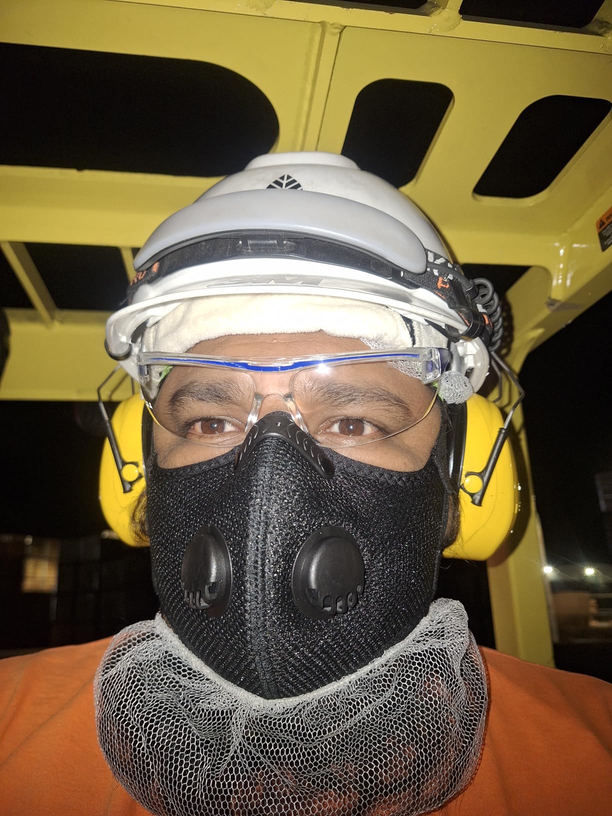 BASE CAMP M PRO Dust Mask, All day Comfortable Reusable Respirator Mask, L-shaped Head Strap Design, Safety Work Mask for Woodworking, Landscaping, DIY, Dust, Pollen,1 Pack customer photo 2