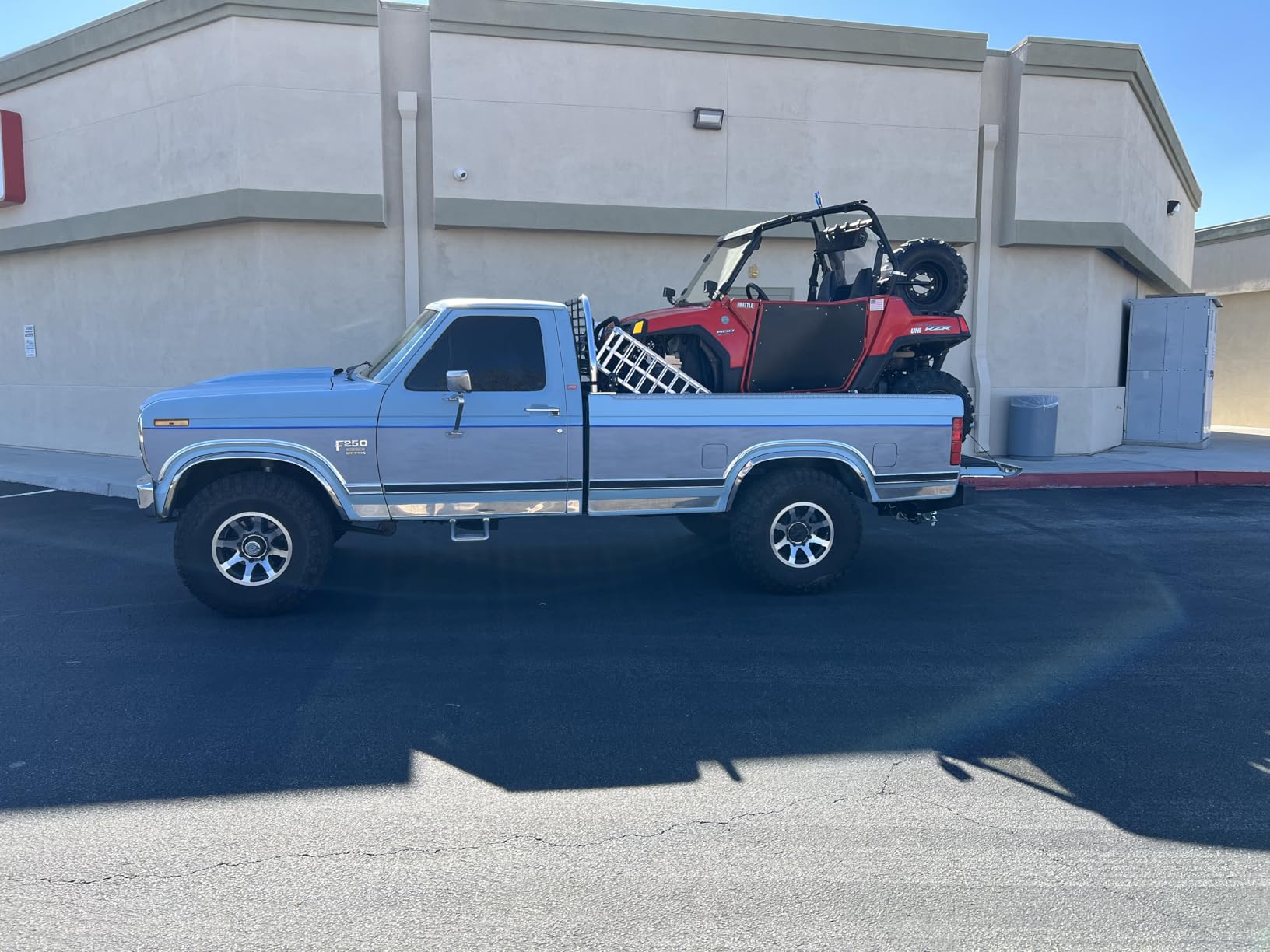 7.5FT Aluminum Loading Ramp, 850 lbs Capacity, Folding Ramp for Pickup Truck & Trailer with Load Straps, for Motorcycle, Dirt Bike, Bicycle, 90