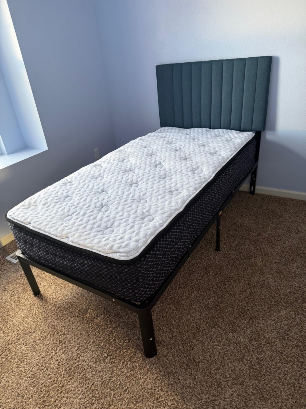 Signature Design by Ashley Queen Pillow Top 13 ' Pillow Top Hybrid Mattress with Gel Memory Foam, Edge Support for Cool Sleep and Pressure Relief, Fiberglass-Free, Bed In A Box customer photo 1