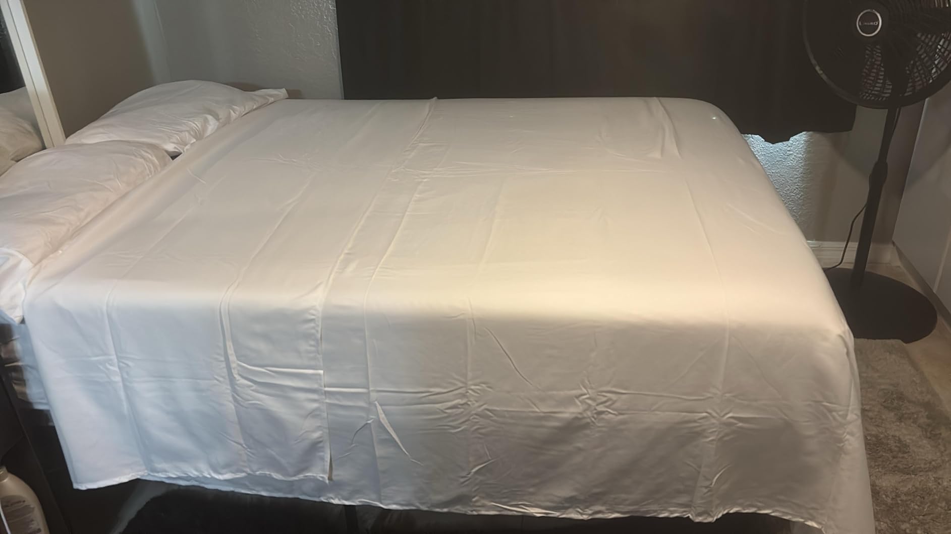 Queen Size Sheet Set - 4 Piece Bed Sheets, Soft and Breathable Microfiber, Includes 1 Fitted Sheet, 1 Flat Sheet and 2 Pillowcases - Oeko Tex (Eggplant) customer photo 1