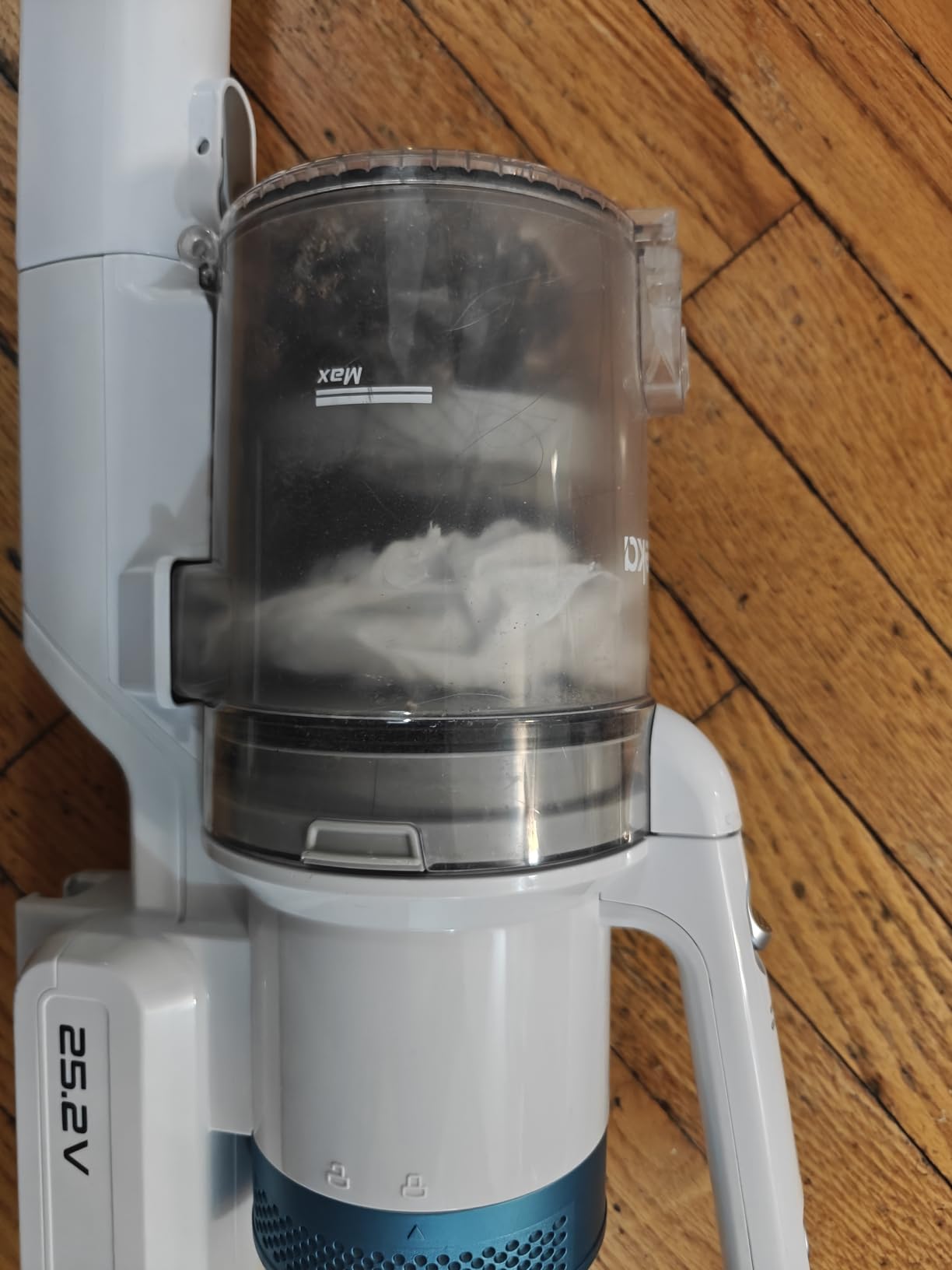 Eureka RapidClean Pro NEC280TL Cordless Stick Vacuum Cleaner - Lightweight 5.3 lbs, 40-Min Runtime, LED Headlights, 3 Power Modes, Ideal for Pet Hair, Hard Floors & Carpets customer photo 1