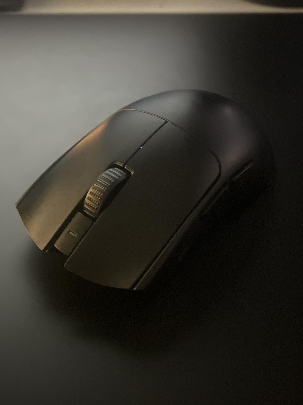 Razer Viper V3 Pro Wireless Esports Gaming Mouse: Symmetrical - 55g Lightweight - 8K Polling - 35K DPI Optical Sensor - Gen3 Optical Switches - 8 Programmable Buttons - 95 Hr Battery - White customer photo 2