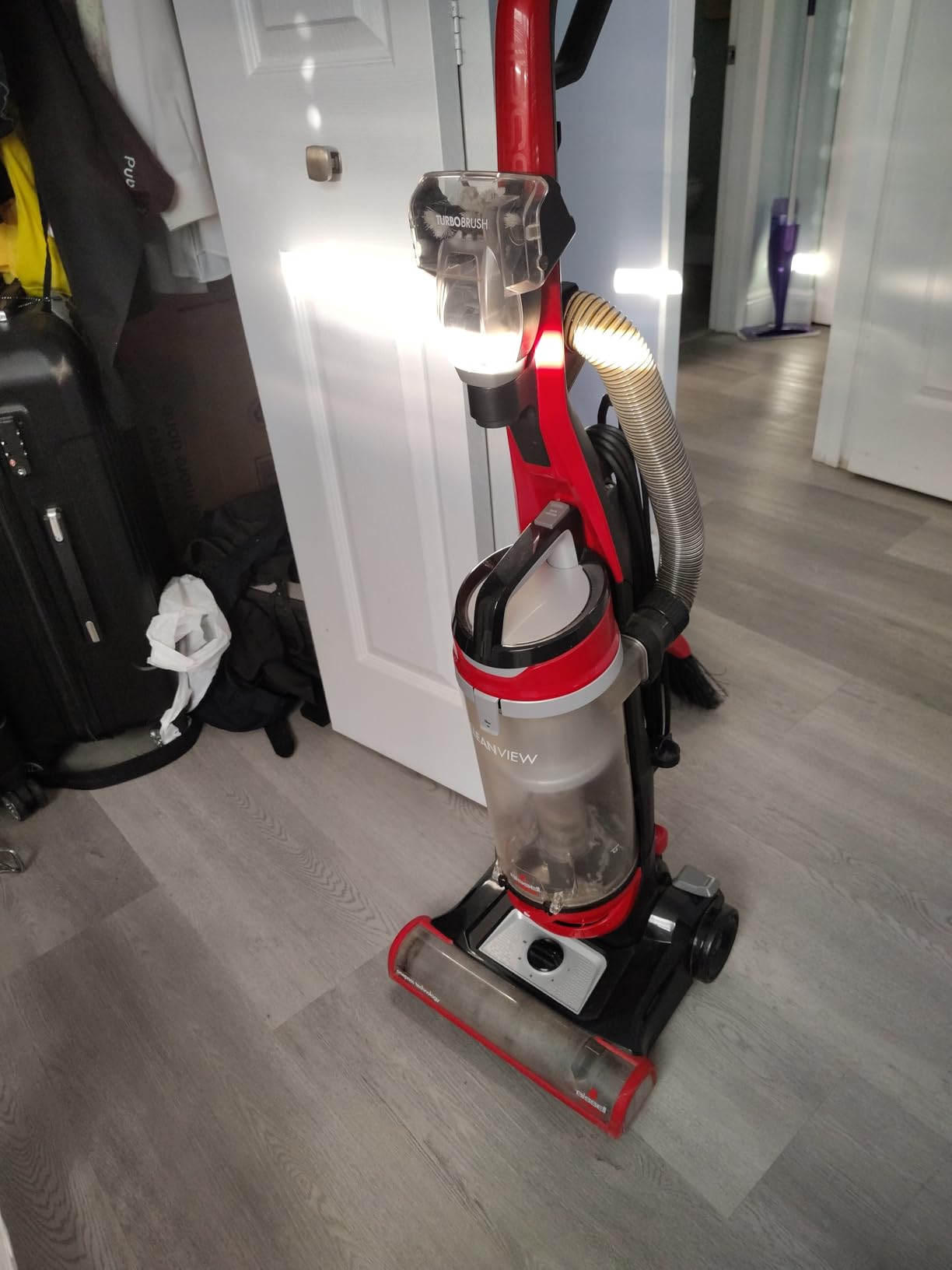 Bissell CleanView Swivel Vacuum with Triple Action Brush Roll, Swivel Steering, Extension Wand, Easy-Empty Dirt Tank, Multi-Cyclonic Suction System, New 2024 Model customer photo 2