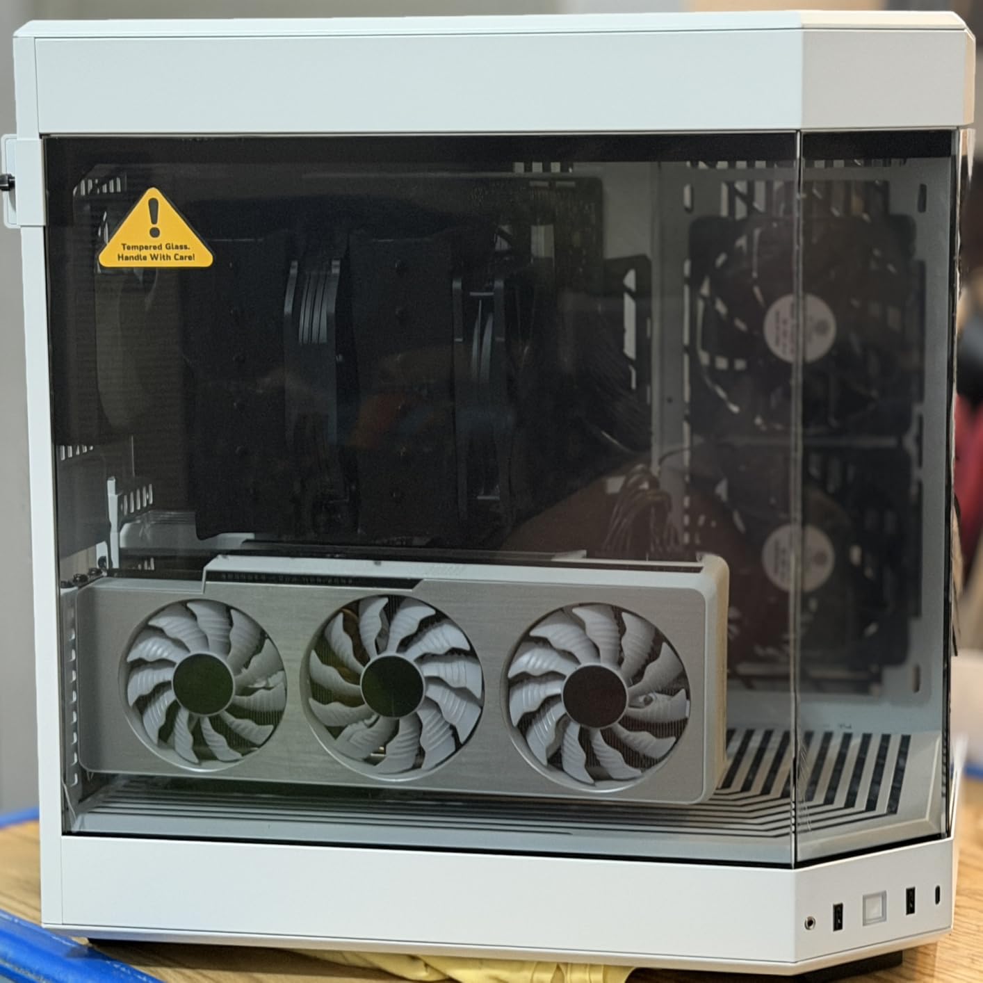 Hyte Y70 Upgraded Modern Aesthetic Dual Chamber Panoramic Tempered Glass Mid-Tower ATX Computer Gaming Case with PCIE 4.0 Riser Cable Included, Black customer photo 1