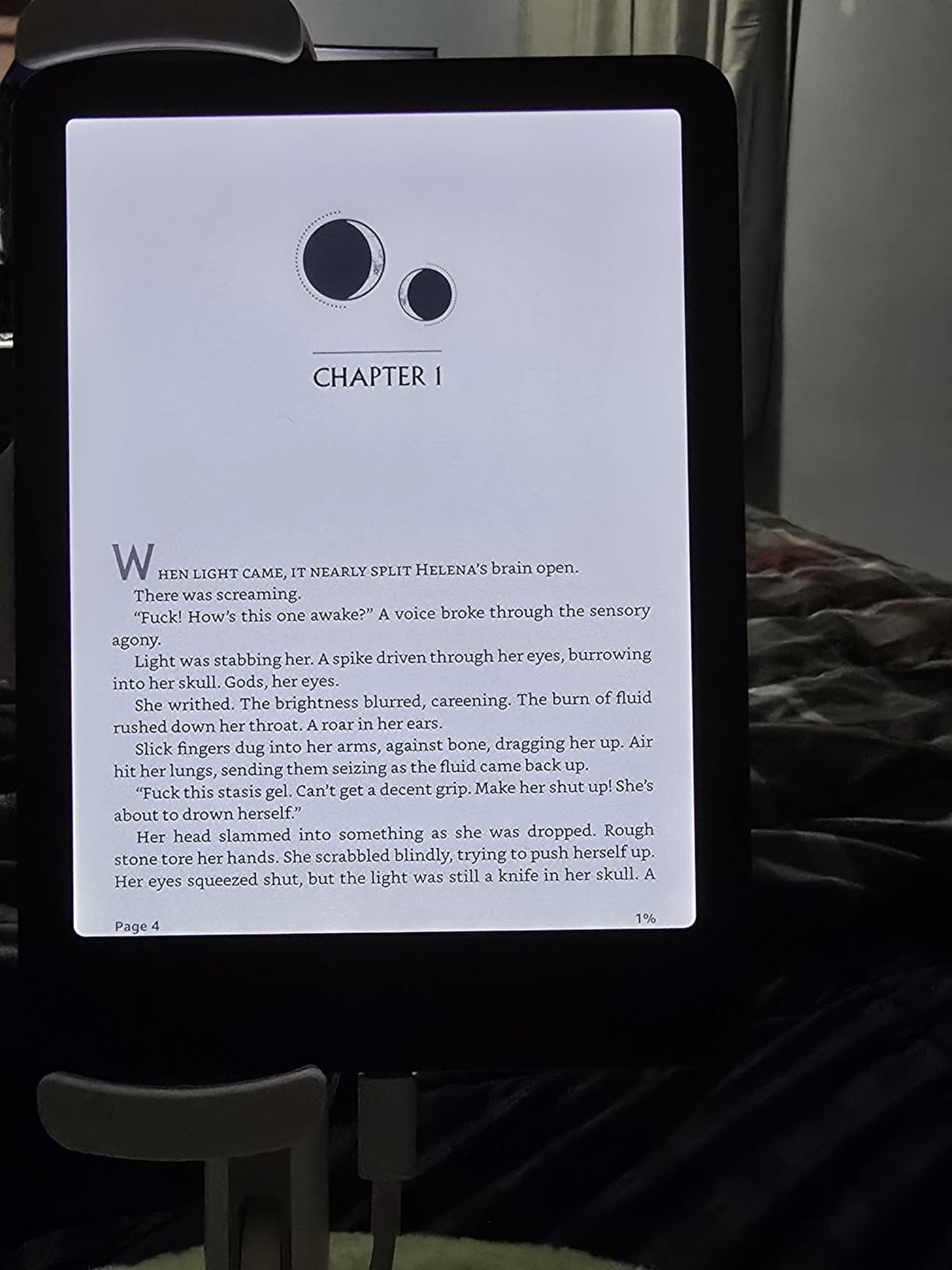 Like-New Amazon Kindle Colorsoft Signature Edition 32GB (newest model) - With color display, auto-adjusting front light, wireless charging, and long battery life - Metallic Black customer photo 1