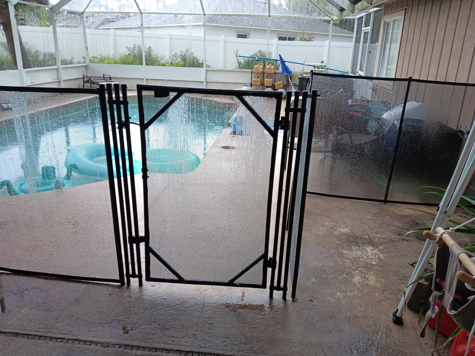 VEVOR Pool Fence, 4 x 48 FT Pool Fences for Inground Pools, Removable Pool Fencing, Easy DIY Installation Swimming Pool Fence, 340gms Teslin PVC Pool Fence Mesh Protects Kids and Pets customer photo 2