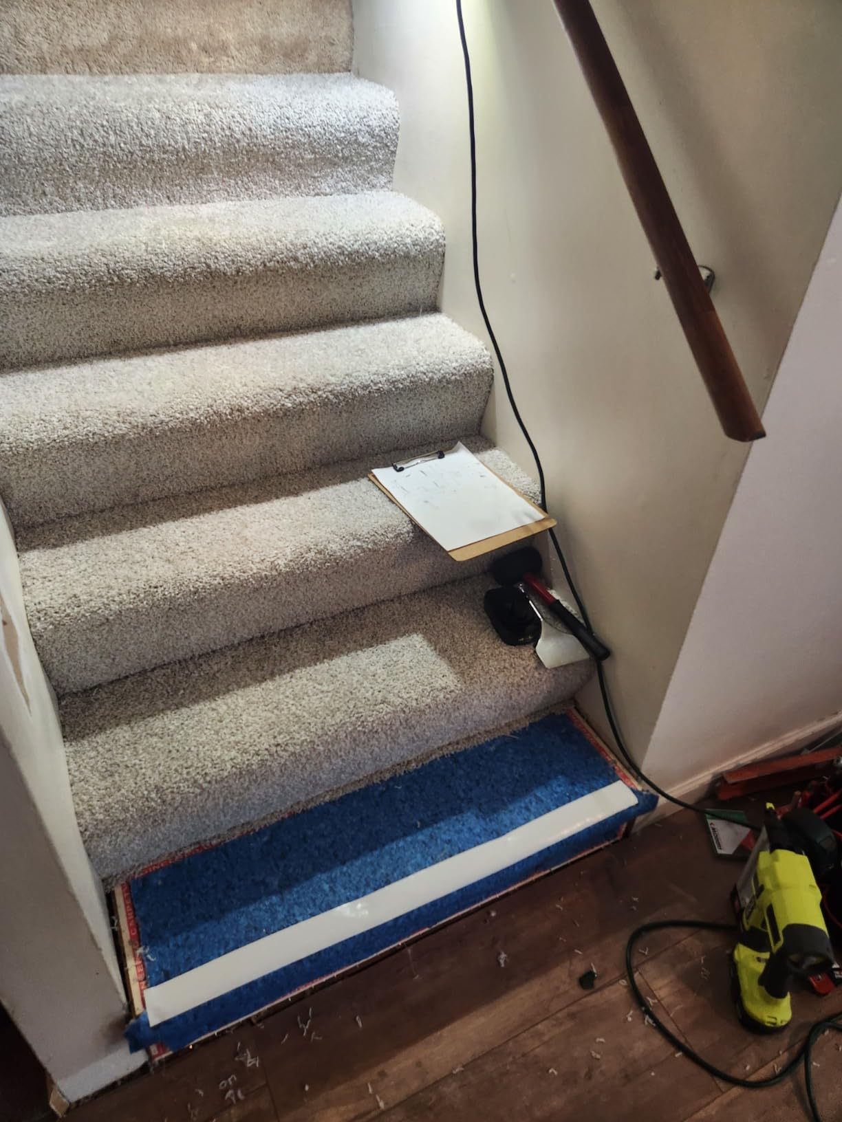 ZY461 Economy Knee Kicker, Carpet Tucker and Carpet Cutter Carpet Installation Tool Kit customer photo 1
