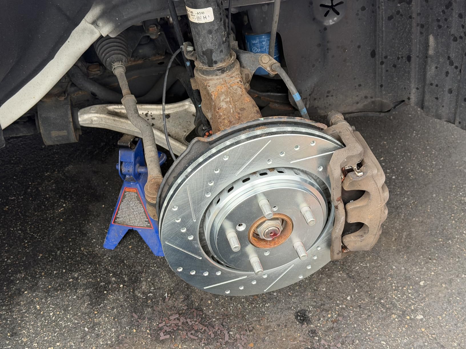 Detroit Axle - Brake Kit for Chevrolet GMC Silverado Sierra 1500 Yukon Tahoe Escalade ESV Drilled Slotted Brake Rotors Ceramic Brakes Pads Replacement customer photo 2