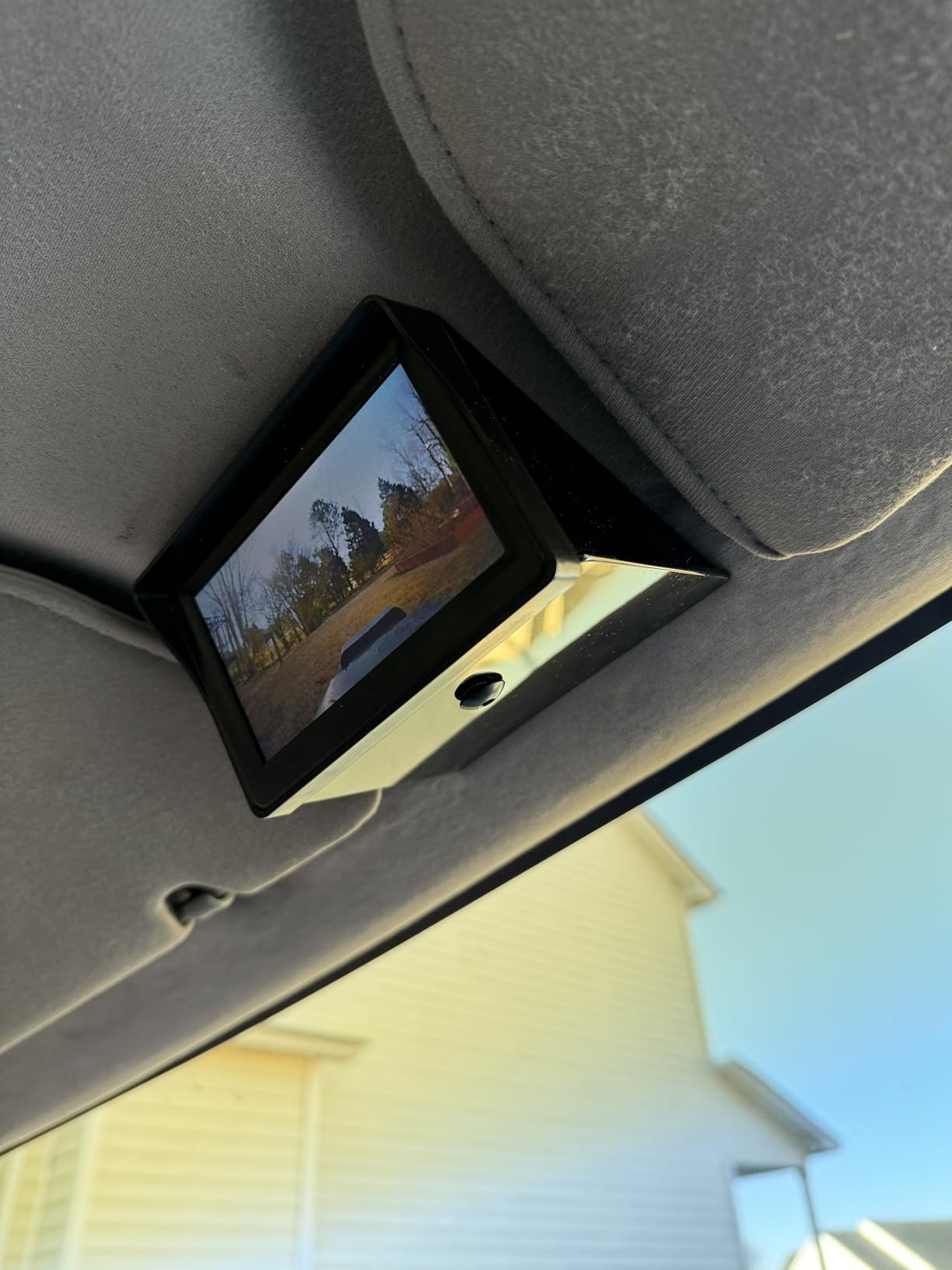 YIMU Backup Camera System with License Plate Backup Reverse Camera, Easy Installation, Plug & Play, DIY Guide Lines, 150 Wide Angle, Night Vision, IP69K Waterproof, Optional Dual Bracket K4302 customer photo 1