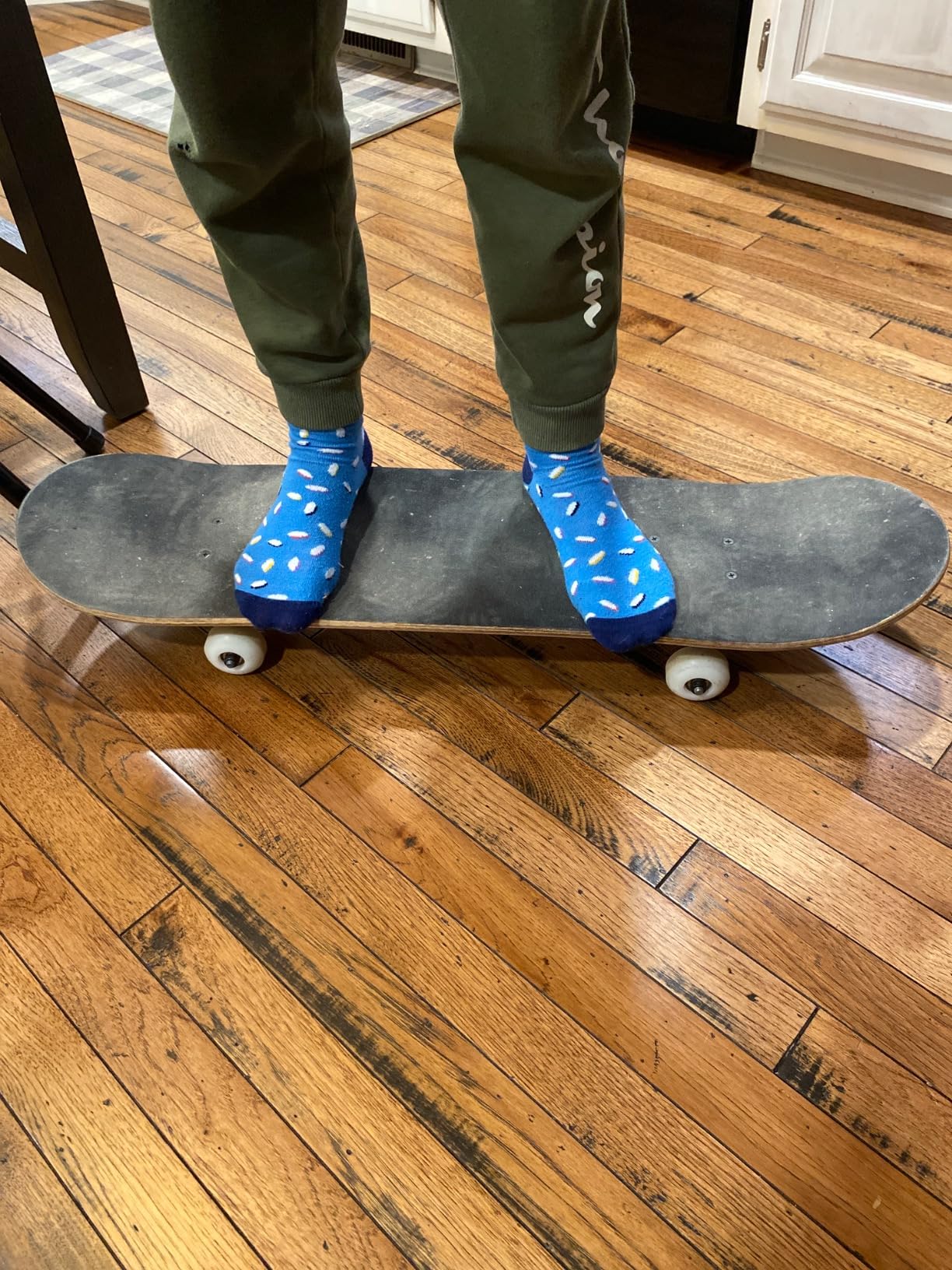 Skateboard,31 x 8 Inch Complete Skateboard, 8-Layer Maple Wood Deck Double Kick Standard Skateboards for Kids, Teens, Adult, Beginner customer photo 2