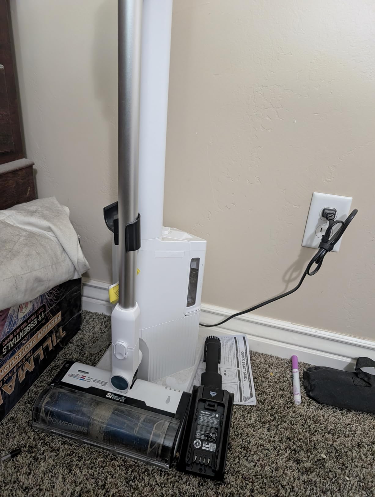 Shark Clean & Empty Cordless Stick Vacuum with Auto-Empty System, HEPA Filter, White, BU3521 customer photo 2