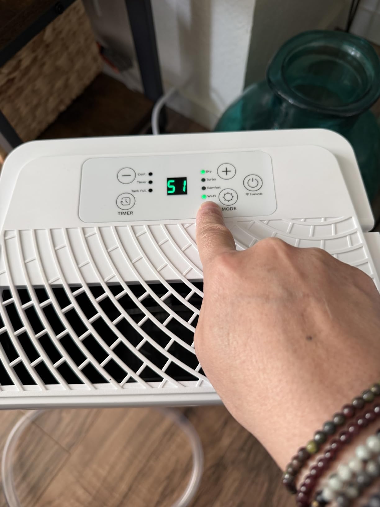 hOmeLabs Dehumidifier 7,000 Sq Ft Wi-Fi (50 Pint MAX 120 Pint at 95F, 90% RH) for Home, Office, Basements with Powerful Moisture Removal, Humidity Control, Auto Shut-off, Quiet Operation customer photo 2
