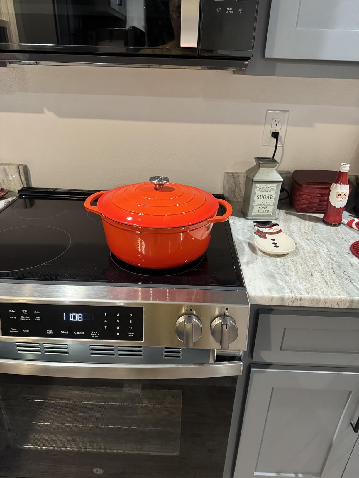 Zulay Kitchen 6.4QT Enameled Cast Iron Dutch Oven Pot with Lid, Heat Pad & Trivet, Heavy-Duty Soup Pot for Stews, Braising, Roasting & Sourdough Bread Baking, Oven Safe up to 500°F - Ablaze Red customer photo 1