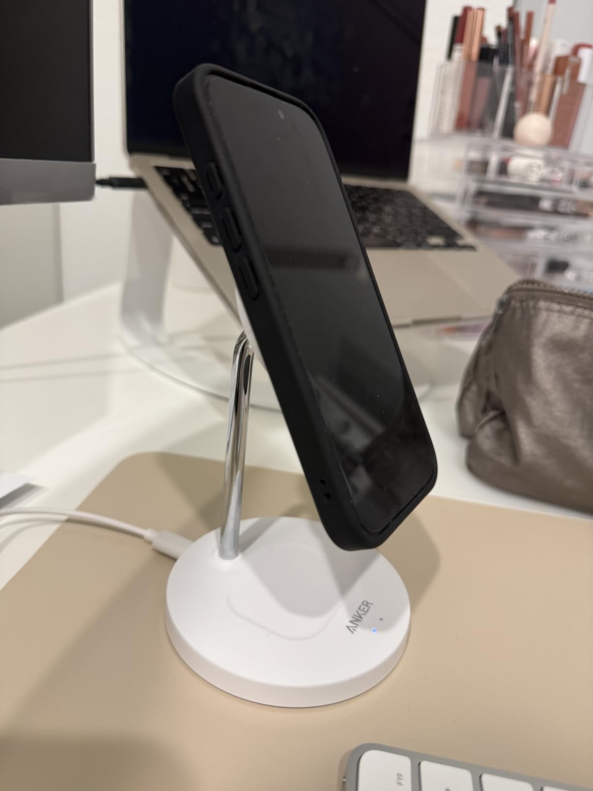 Anker MagSafe Compatible MagGo Charger Stand, iPhone 17 Wireless Charger, 2-in-1 Charging Station, Qi2 Certified 15W Fast Charging customer photo 2
