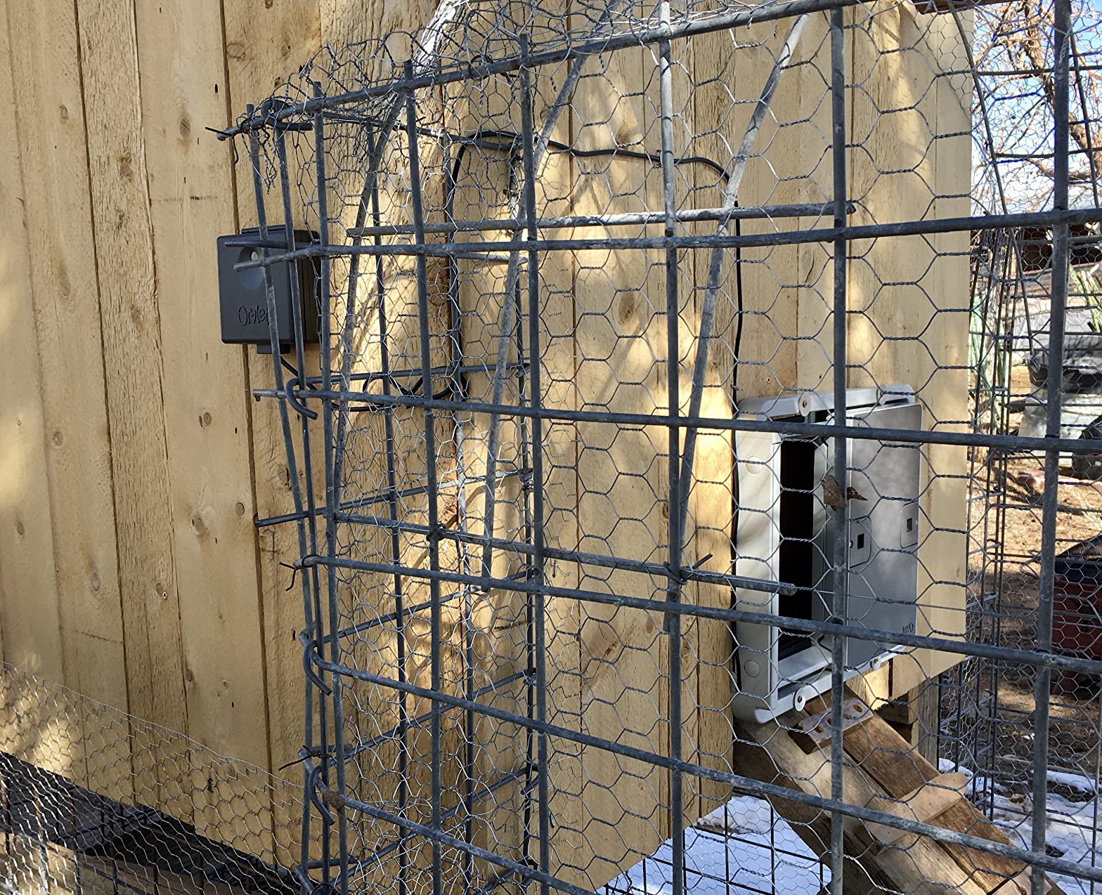 Omlet Smart Automatic Chicken Coop Door Opener | Wi-Fi Enabled | Programmable with App | Operated by Light Sensor or Timer | Easy to Install | Mains or Battery Powered | Built-in Safety Sensors Green customer photo 2