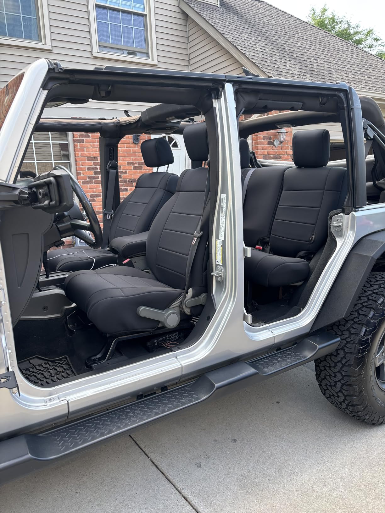GIANT PANDA Neoprene Seat Covers for Jeep Wrangler JL 4-Door (2018-2026), Neoprene Waterproof Seat Covers W Armrest Cover, Foam Padded for Full Set (Black) customer photo 2