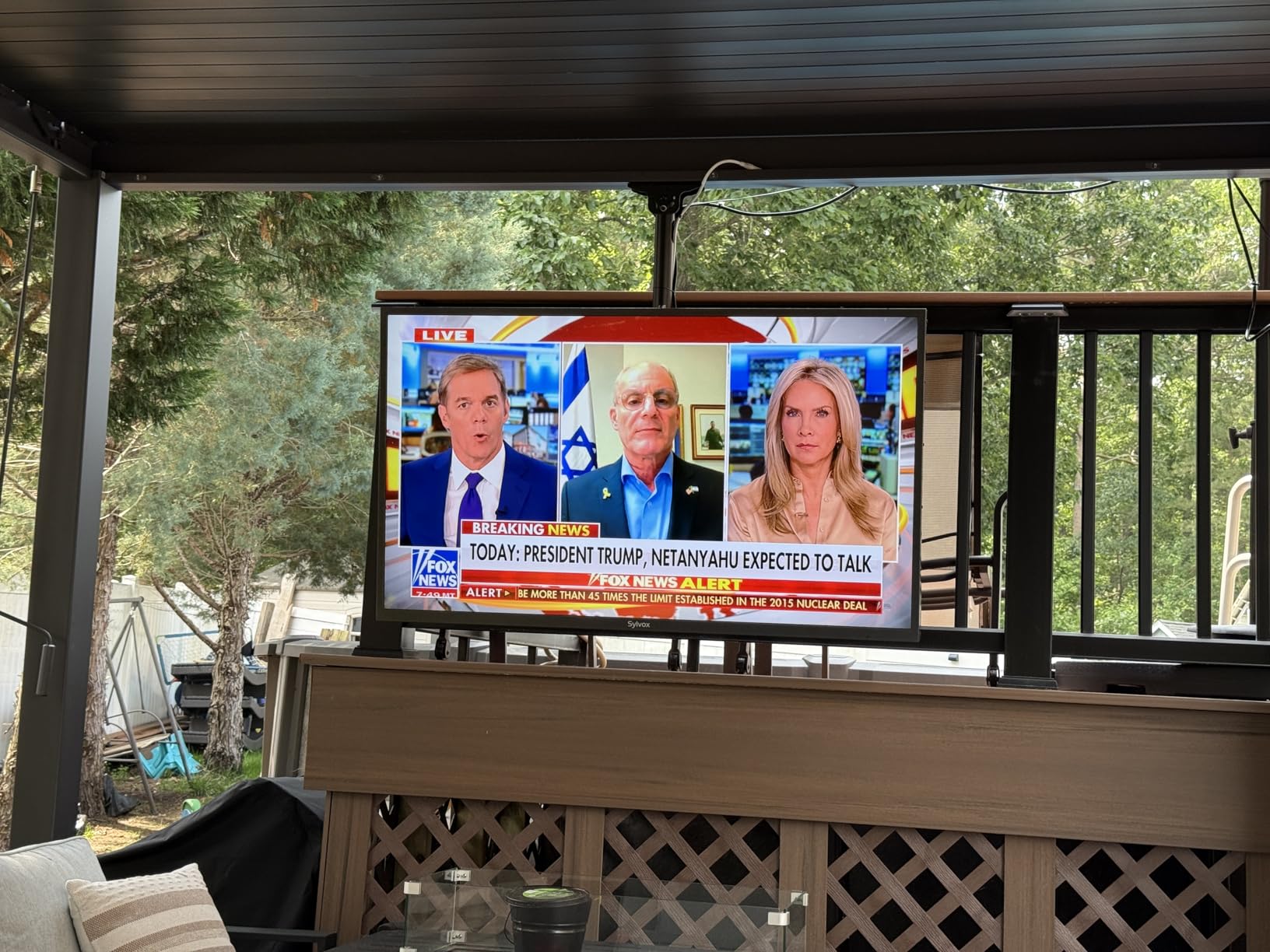 SYLVOX Outdoor TV, 55 inch 2000 Nit High Brightness Smart TVs, 4K Sunlight Readable Display, IP56 Waterproof, Smart TV for Outdoor Households or Commercial Places (Pool Pro 2.0/2024) customer photo 2
