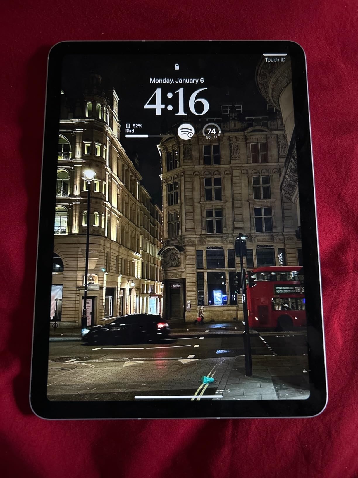 iPad Air 11-inch (M2): Liquid Retina Display, 128GB, Wi-Fi 6E + 5G Cellular, Touch ID - Starlight customer photo 1