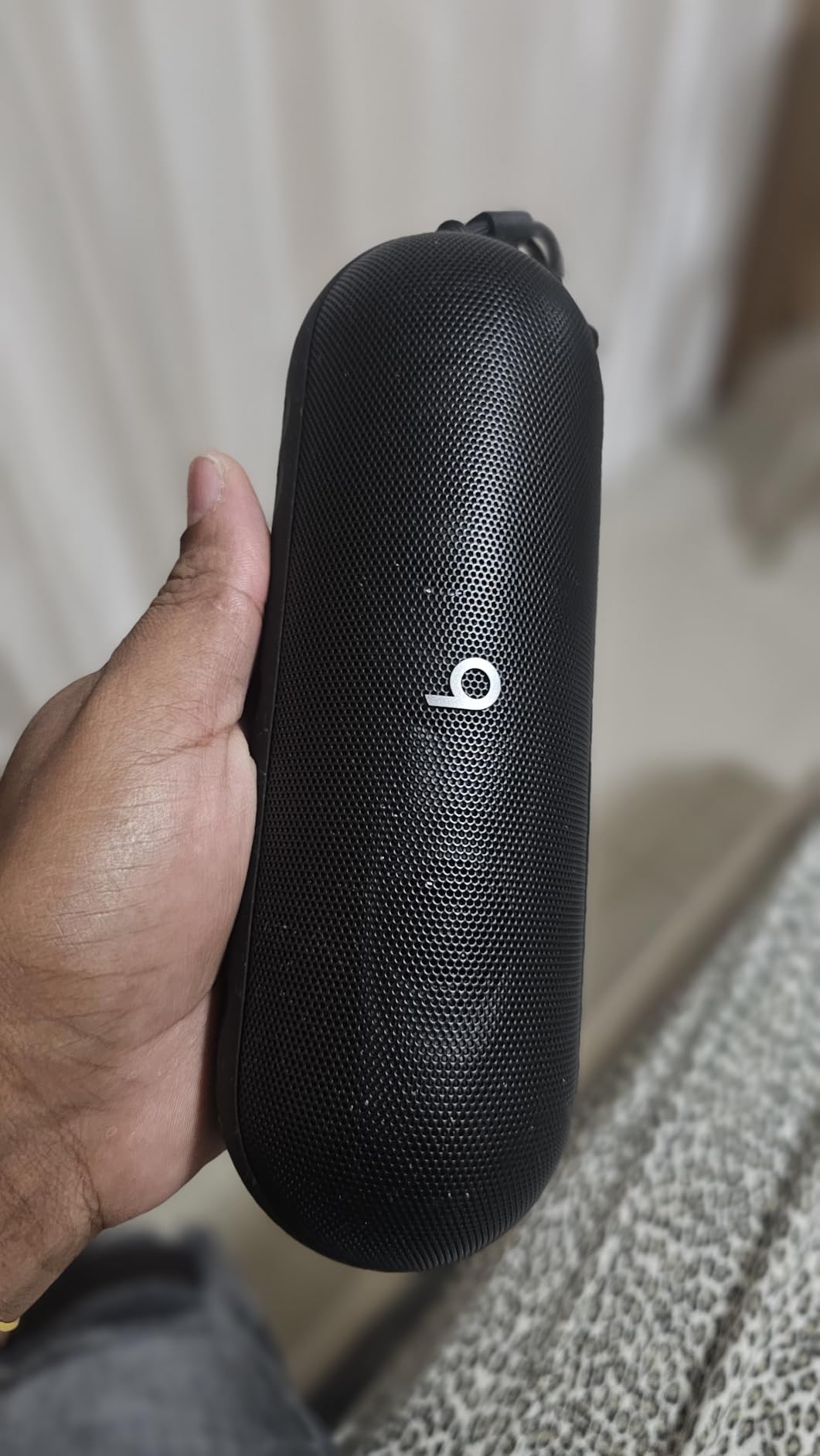 Beats Pill - Portable Bluetooth Speaker - Up to 24H Battery Life, Water Resistant, Bluetooth, Apple & Android Compatible, Seriously Loud Sound for Home, Outdoor and Travel - Champagne Gold customer photo 1