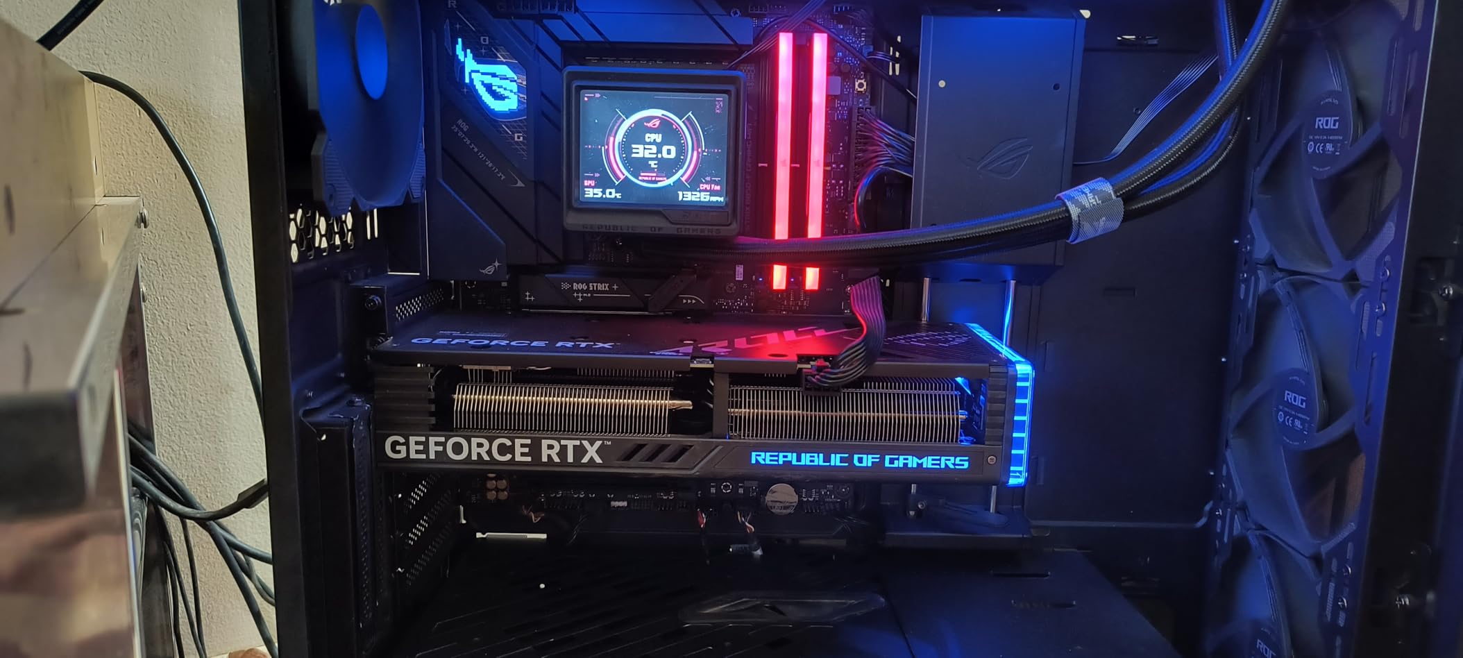 ASUS Dual GeForce RTX 4060 V2 OC Edition (PCIe 4.0, 8GB GDDR6, DLSS 3, HDMI 2.1a, DisplayPort 1.4a, 2-Slot Design, Axial-tech Fan Design, 0dB Technology) customer photo 1