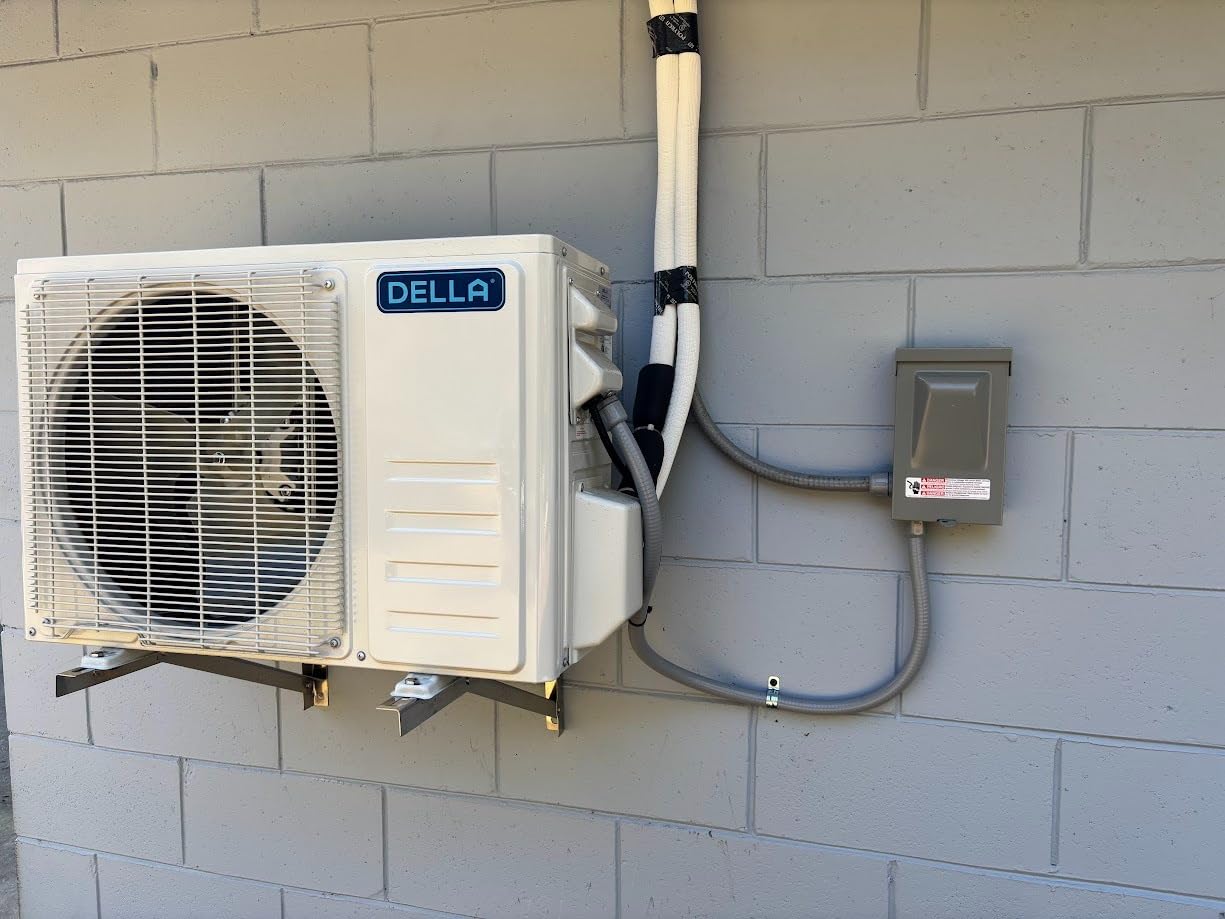 DELLA Econo Series 11500 BTU 115V Mini Split Air Conditioner, Works with Alexa and Wifi, 17 SEER2 Cools up to 400 Sq. Ft, Heater Ductless Inverter System with Heat Pump, 16.4ft Installation Kit customer photo 2