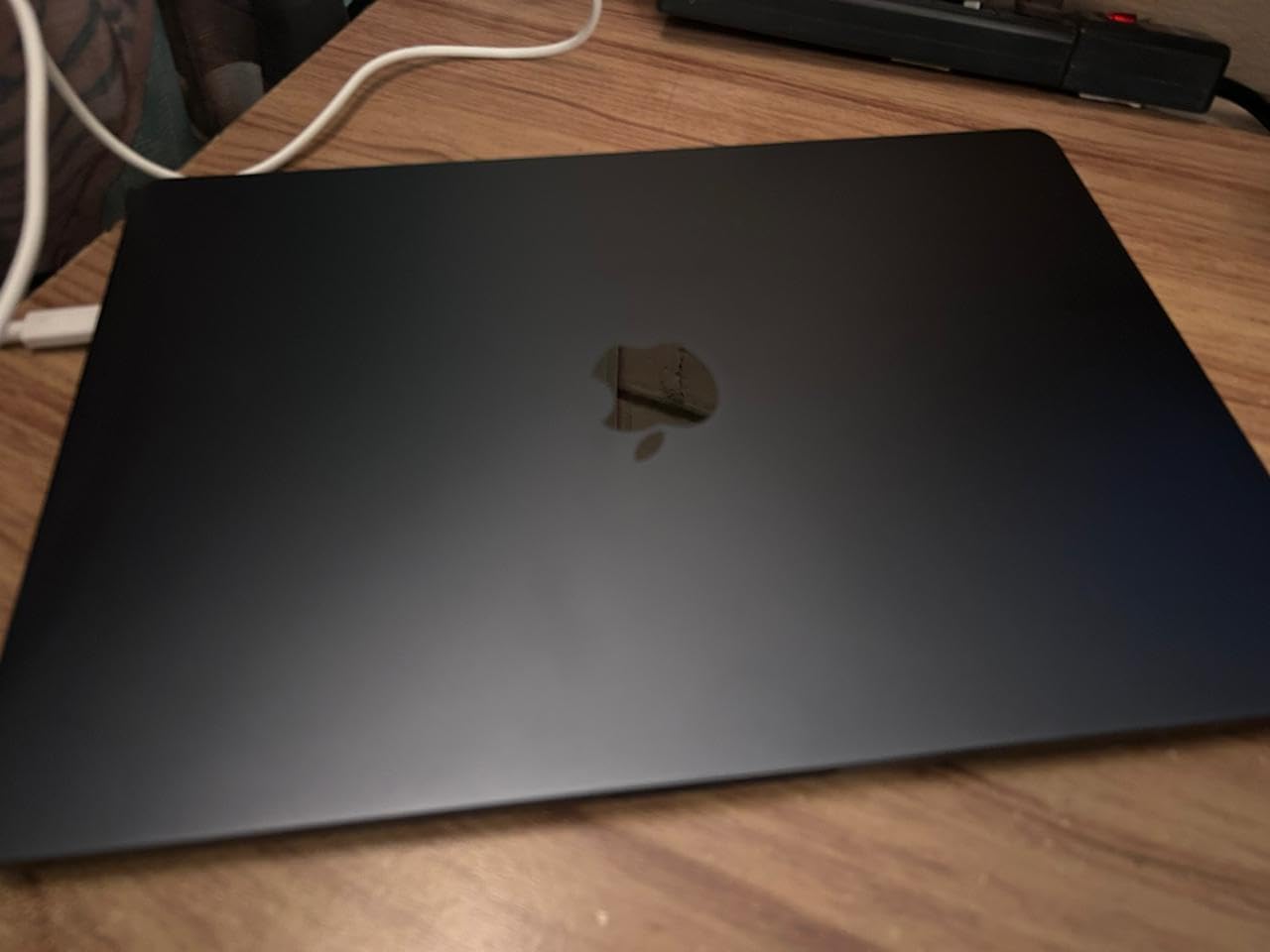 Apple 2024 MacBook Air with Apple M3 Chip (15-inch, 16GB RAM, 512GB SSD Storage) (QWERTY English) Midnight (Renewed) customer photo 2