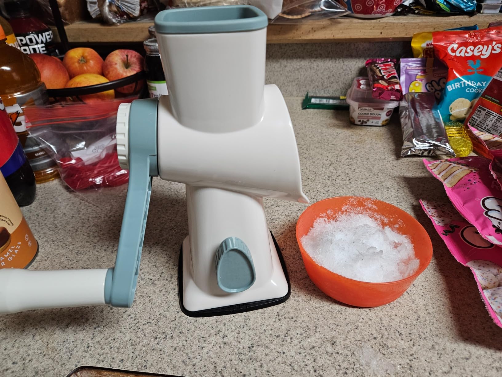 KEOUKE Rotary Ice Shaver Manual White - Stainless Steel Blade, Quick Labor-Saving Handle, Safe Stable Suction Base, Home Using Snow Cone Machine for All Ice Cubes customer photo 2