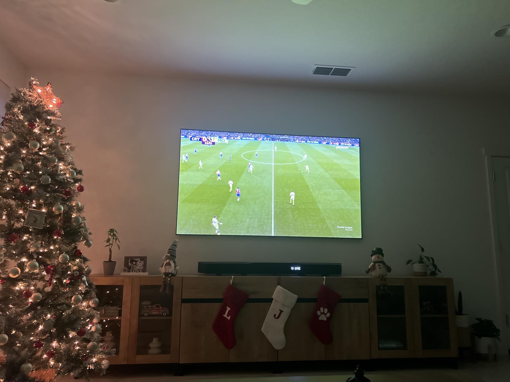 83-Inch Class OLED evo AI 4K G5 Series Smart TV w/Dolby Atmos, Dolby Vision, HDR10, AI Super Upscaling 4K, Filmmaker Mode, Wow Orchestra, Alexa Built-in (OLED83G5WUA, 2025) customer photo 1