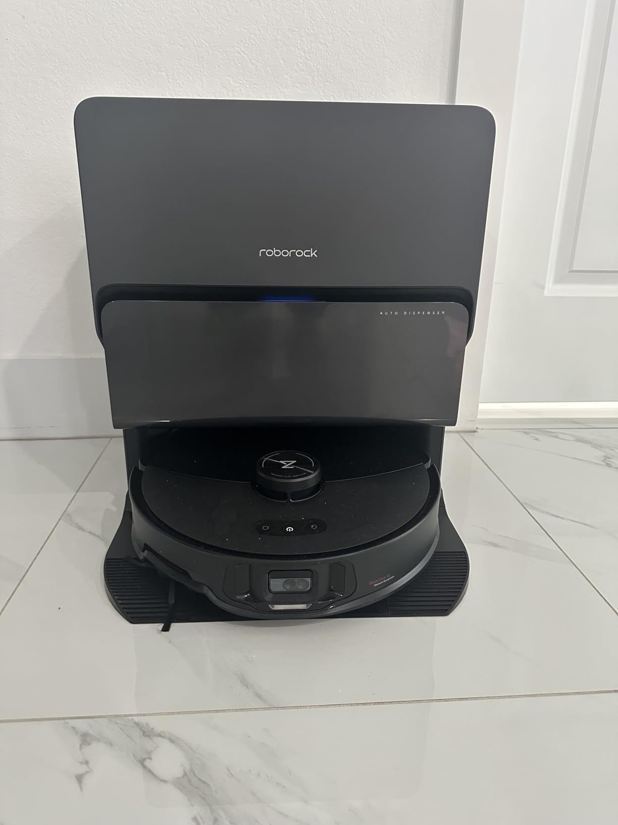 Roborock S8 Max Ultra with Auto Water Refilling and Drainage System Robot Vacuum and Mop, FlexiArm Design, Smart Dirt Detection, Self-Emptying, 8000Pa Suction for Various Floors, Pet Hair, White customer photo 2