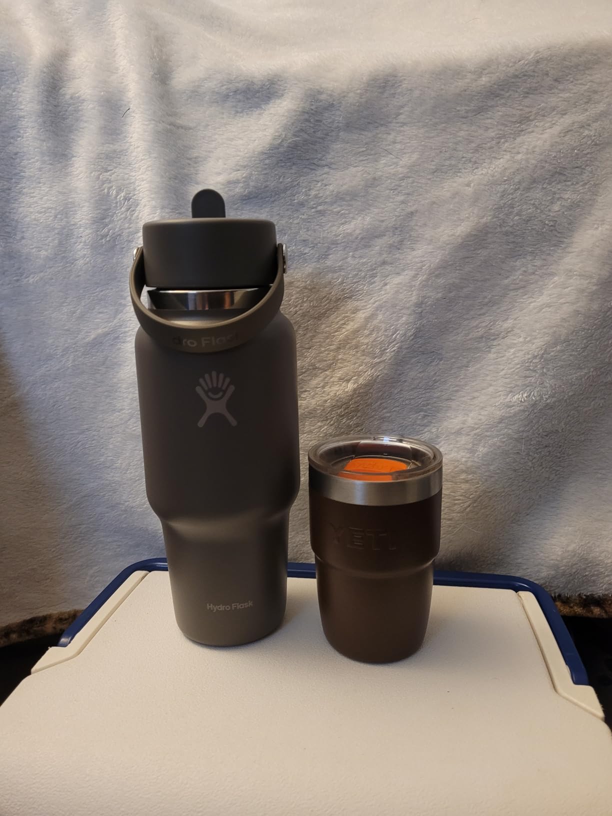 Hydro Flask Travel Water Bottle - 32 Oz Black with Wide Straw Lid customer photo 2