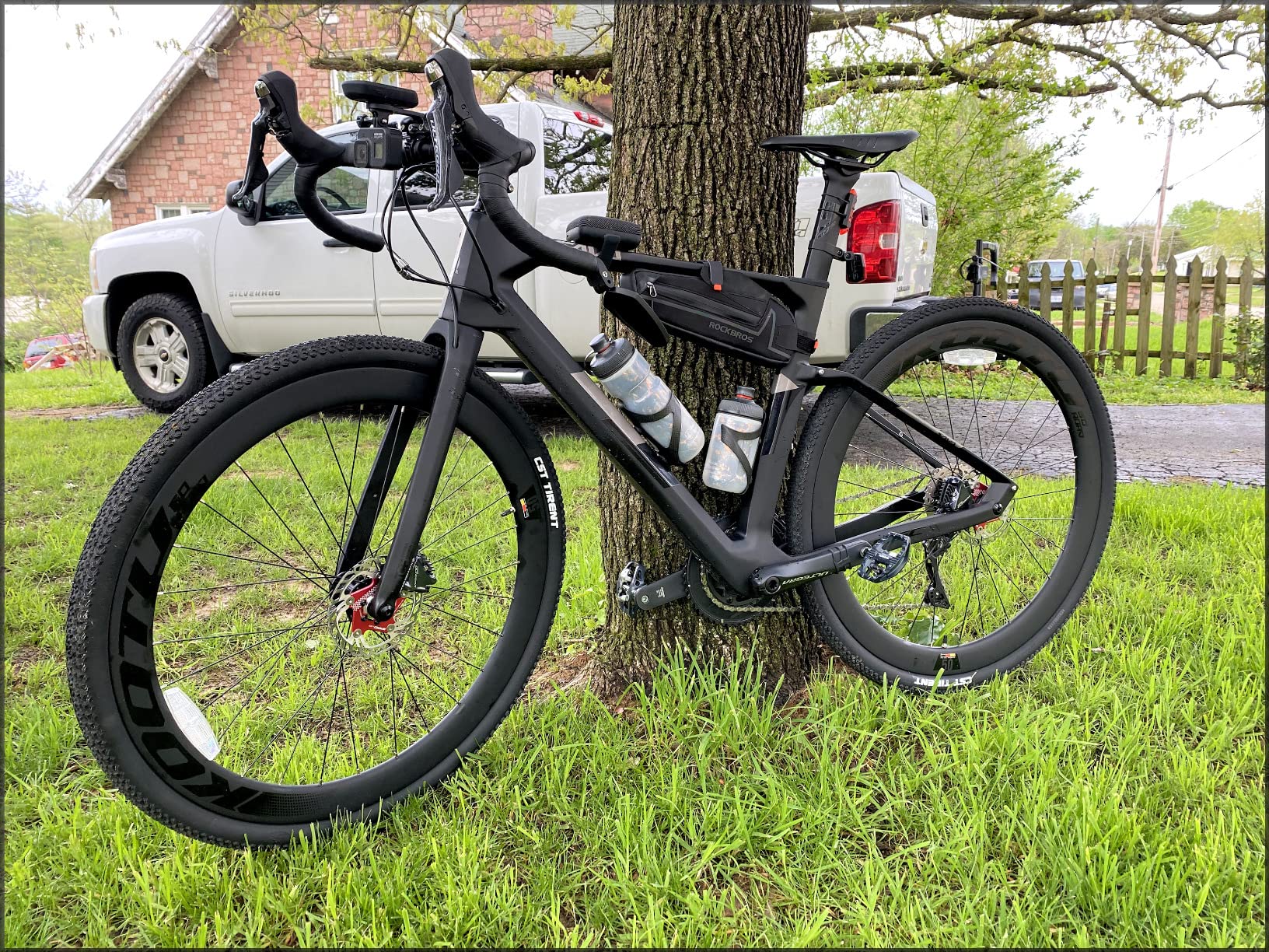 Carbon Fiber Road Bike, 24 Speeds Shifting Road Bicycle with Shimano Ultegra Di2 8170 Groupset, Carbon Race Bike with Carbon Frame and Carbon Wheelset Disc Brake for Adult customer photo 2