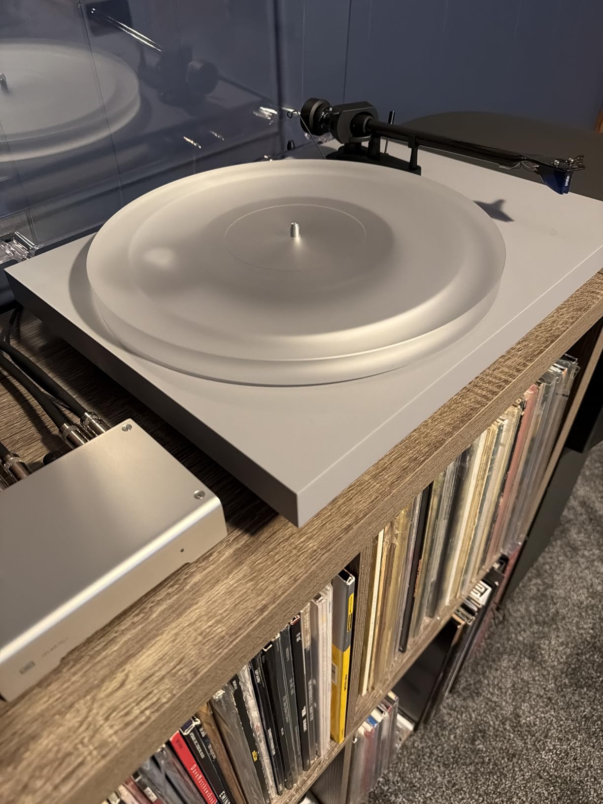 Pro-Ject Debut EVO 2, Next Generation Audiophile Turntable with Carbon Fiber tonearm, Electronic Speed Selection and pre-Mounted Pick it MM EVO Cartridge, Made in Europe (Black Satin) customer photo 1