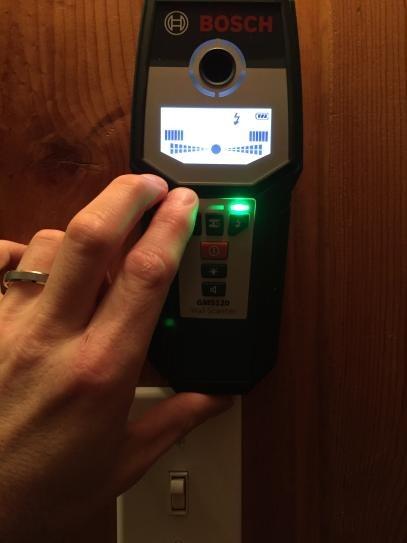 BOSCH GMS120-27 Professional Wall Scanner, Multi-Function Stud Finder, and Live Wire Detector for Electricians, Plumbers & Contractors customer photo 1