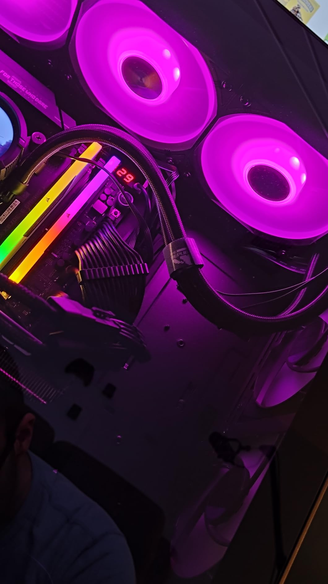ASUS ROG Strix LC III 360 ARGB LCD All-in-one CPU Liquid Cooler - Intel® LGA 1700, 1200, 115X - AMD Socket AM4, AM5 - with 2.1