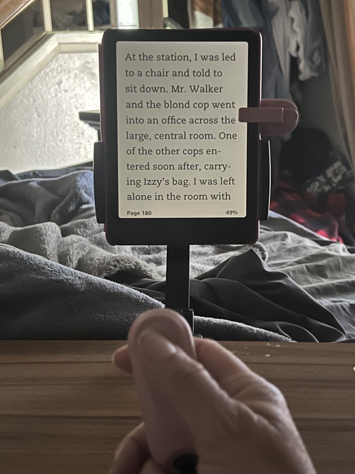 Kindle Paperwhite Bundle: Includes, Amazon Kindle Paperwhite Signature Edition 32GB | Jade, Plant-Based Leather Cover & Wireless Charging Dock | Jade customer photo 1