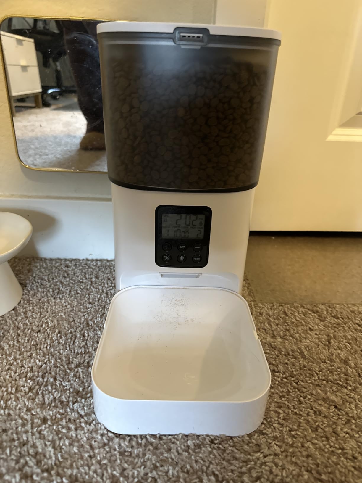 2.4G WiFi Automatic Cat Feeder, 4L Food Dispenser with 10s Voice Recorder, Pet Feeder up to 10 Meals per Day, Timed Cat Feeder with Dry Food Sealed Ring customer photo 1