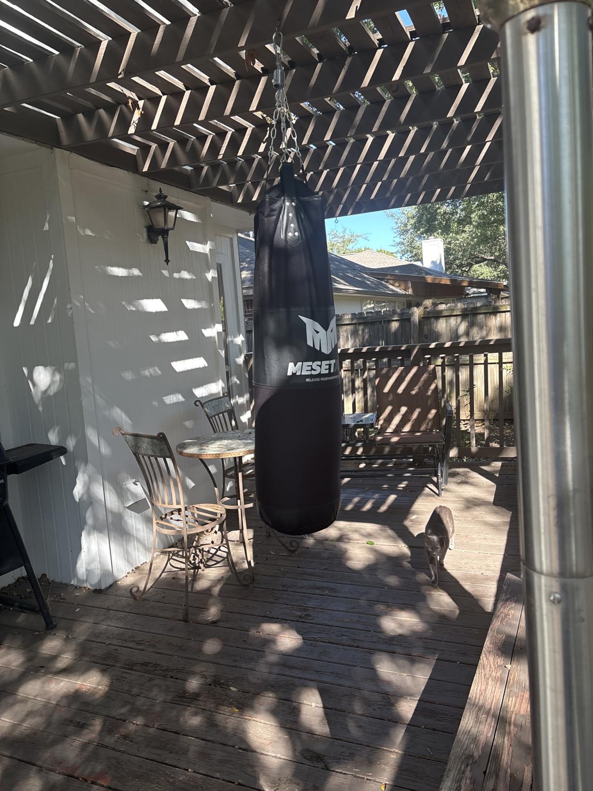 Punching Bag for Adults, 4ft Heavy Boxing Bag Set with 12 OZ Gloves for MMA Karate Kickboxing Boxing - Unfilled customer photo 1