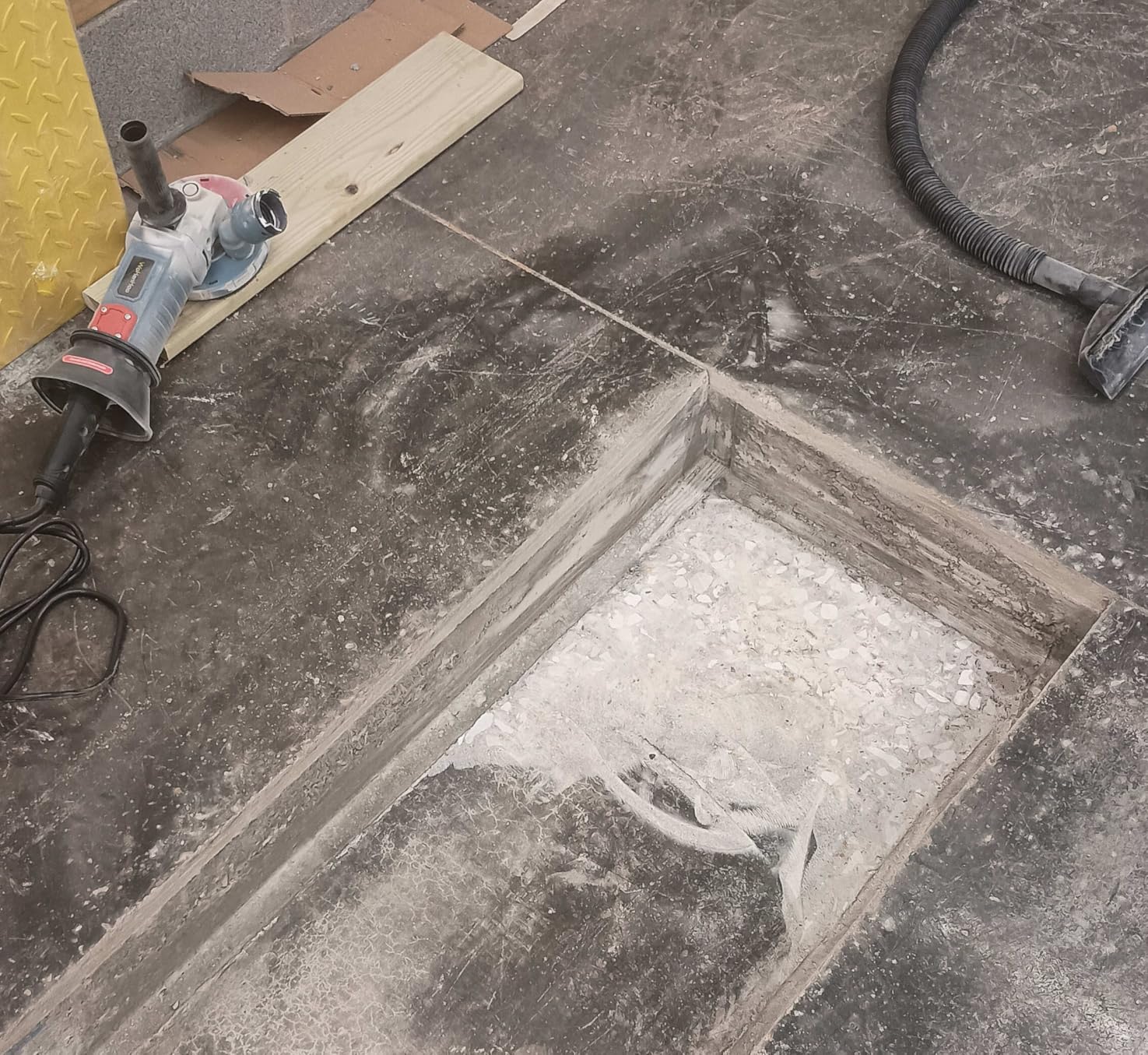 5 Inch Concrete Planer 1500W with Dust Extraction Shroud and Diamond Cup Wheel, Floor Carpet Vinyl & Tile Adhesive Removal Machine customer photo 1