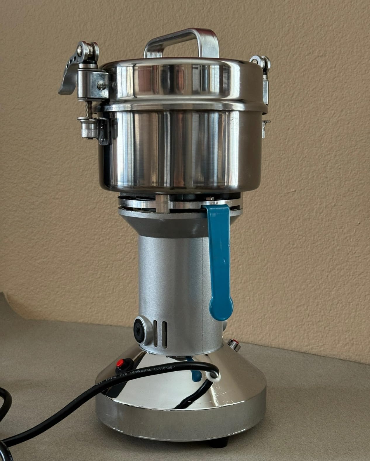 750g Grain Mill, flour mill grinder for home, Electric Stainless Steel Grain Grinder for Wheat, Spices, coffee,Corn and Other Dry Food Grinders for Kitchen customer photo 1