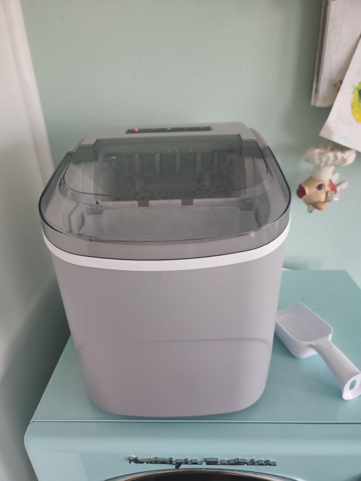 Ice Makers Countertop, 26Lbs/24H, 9 Cubes in 6 Mins, Portable Ice Maker Machine with Self-Cleaning, 2 Sizes of Bullet Ice, Perfect for Home Kitchen (Black) customer photo 1