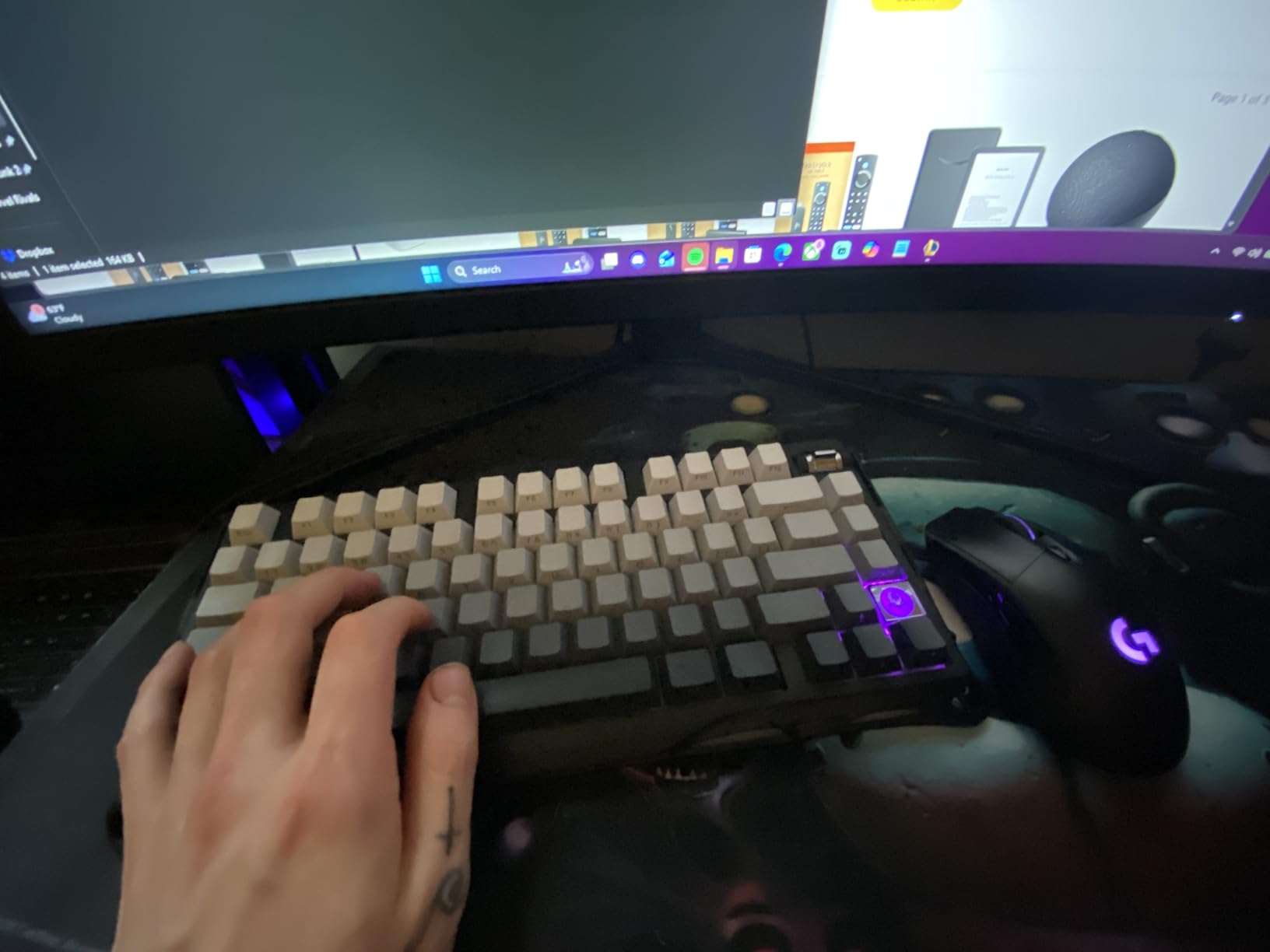 GravaStar Mercury K1 75% Wireless Mechanical Gaming Keyboard, Aluminum Alloy, Gasket Compact Custom Keyboard Hot-Swap Socket, Linear Switches, RGB Backlit - Gradient Black customer photo 2