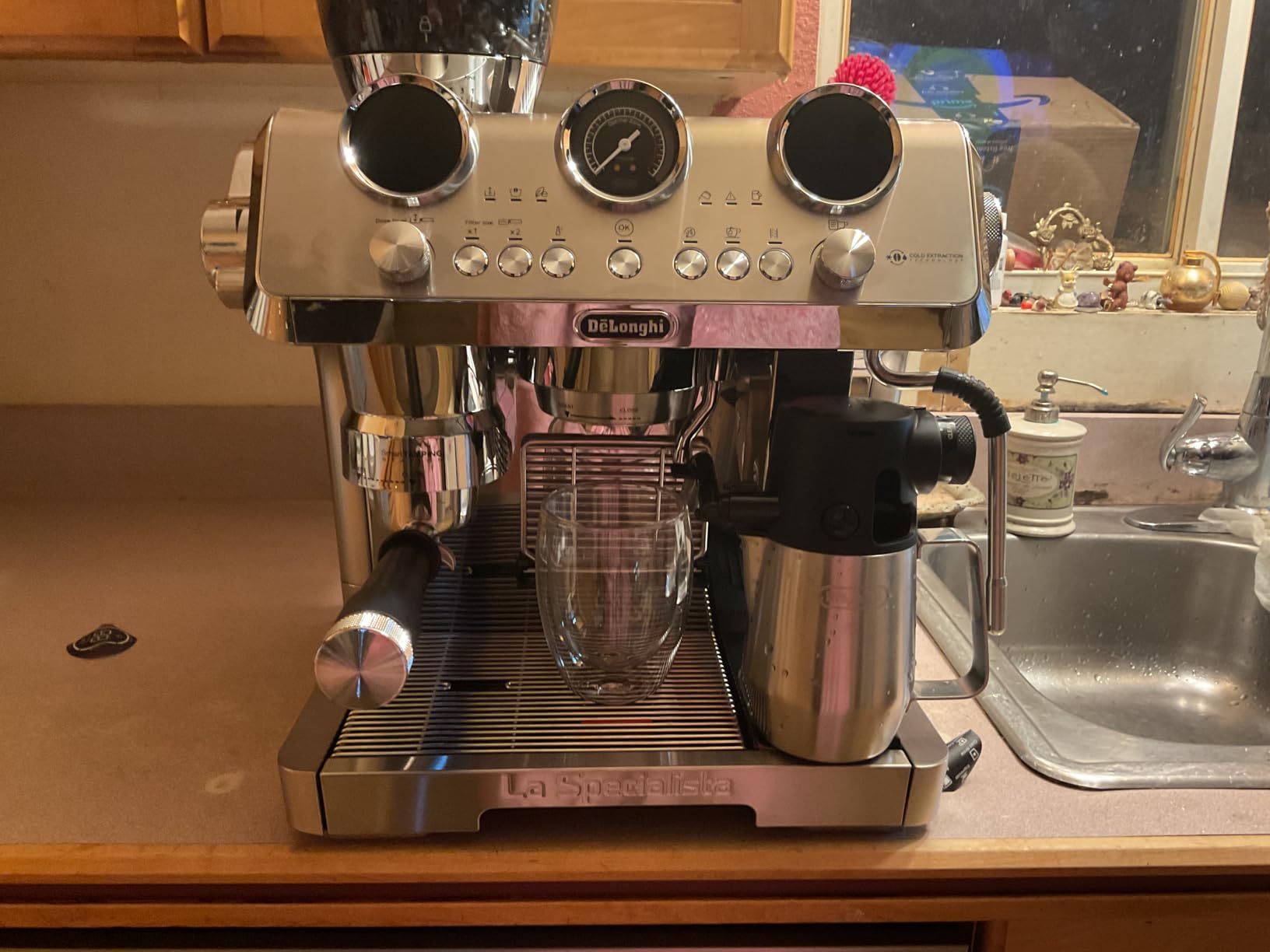 De'Longhi La Specialista Maestro Espresso Machine with Grinder, Auto & Manual Milk Frother - Bean-to-Cup Cold Brew Coffee with Cold Extraction Technology, Variable Temp & Tamping Tool, 8 Drink Presets customer photo 1