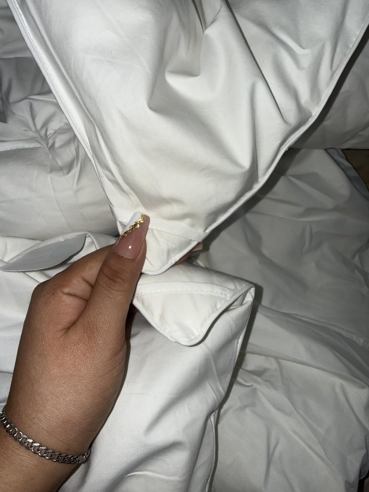 Hotel Grand Luxury White Goose Feather Down Fiber Comforter Full Queen Size, 100% Cotton All Season Duvet Insert Queen, Medium Warmth Bedding Comforter with 8 Corner Loops, White 90x90 Inch customer photo 2