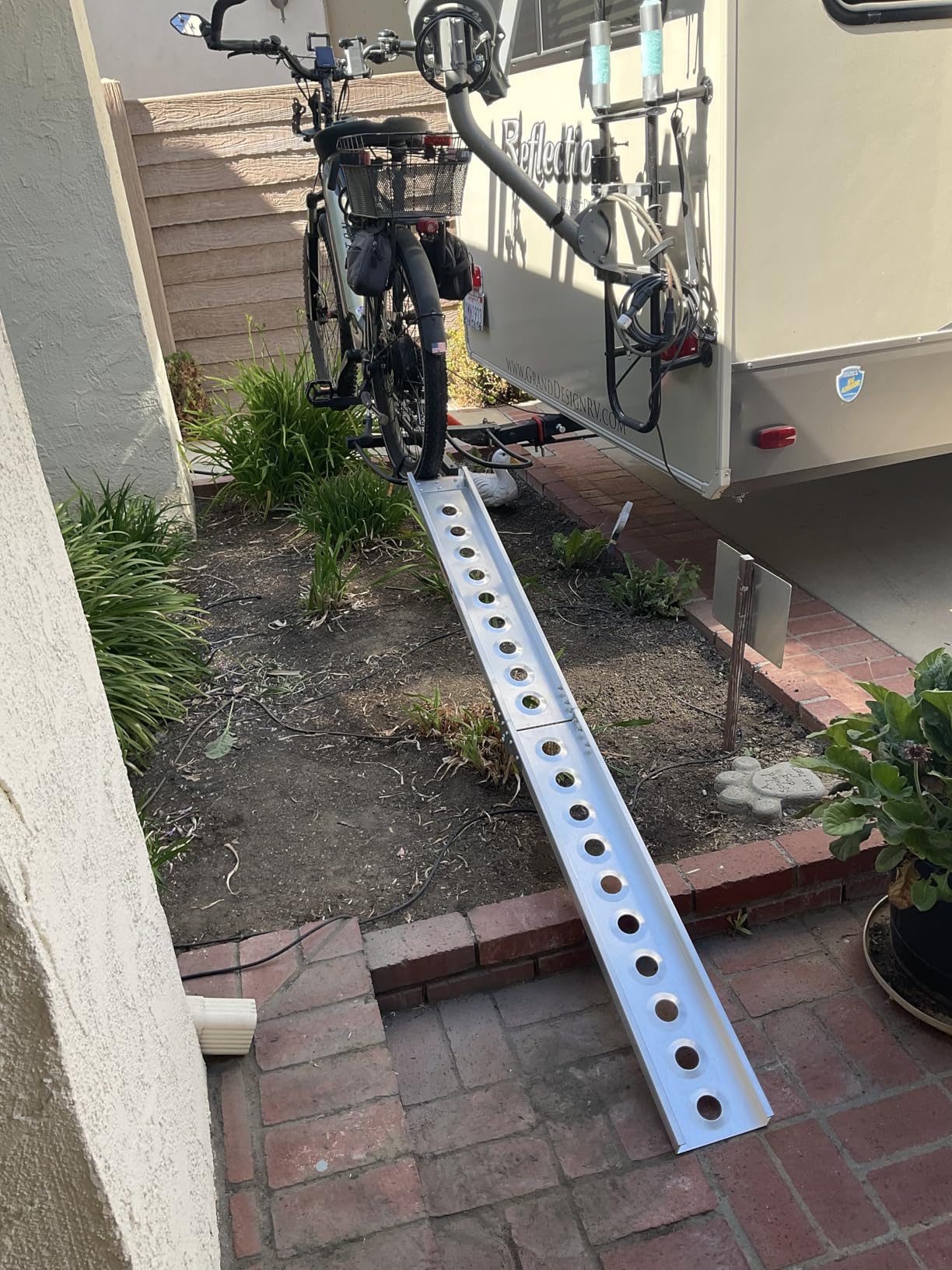 Bike Ramp 1PC Truck Ramp 440LBS 77x7 ATV Loading Ramp for Pickup Trucks Lawn Mower Motorcycle Shed Trailer Car Ramps for Tailgat Cart Dirt Bike Motorcycle Accessorie Alumnium Portable Ramps with Strap customer photo 2