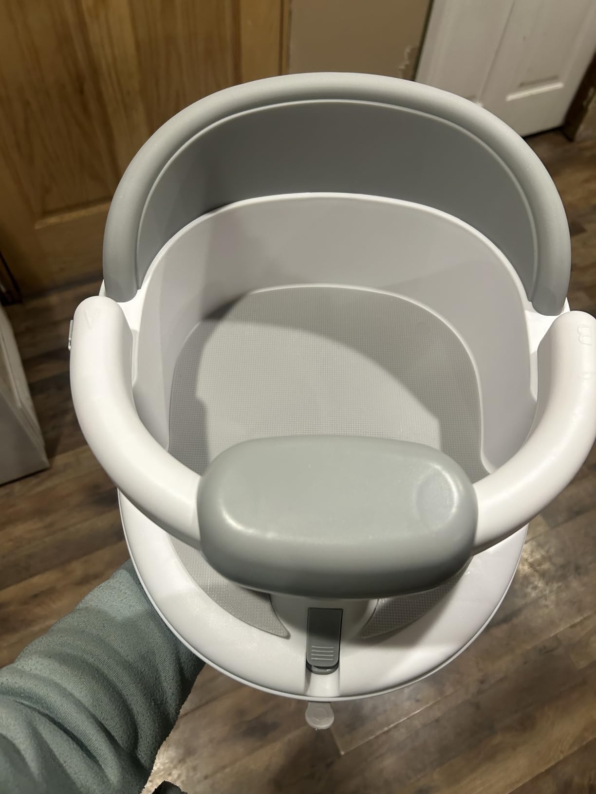Baby Bath Seats for Babies Sitting Up, Non-Slip Baby Bathtub with 3 Suction Cups, Safe & Comfortable Toddler Bath Seat Ideal for Baby Bath/Shower Support, Stable Design, Grey (6-24 Months) customer photo 2