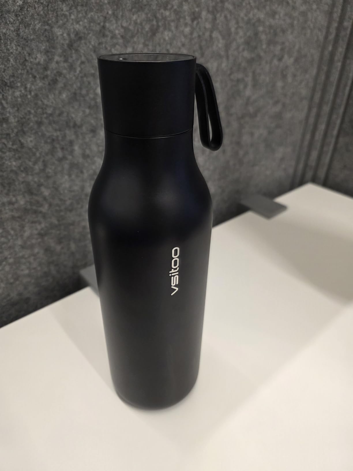 VSITOO 33oz Smart Self Cleaning Water Bottle,Insulated Water Bottle with Stainless Steel, BPA-Free, AI Self-Clean, 30-Day Battery, Magnetic Charging for Travel, Gym or Office, White customer photo 1