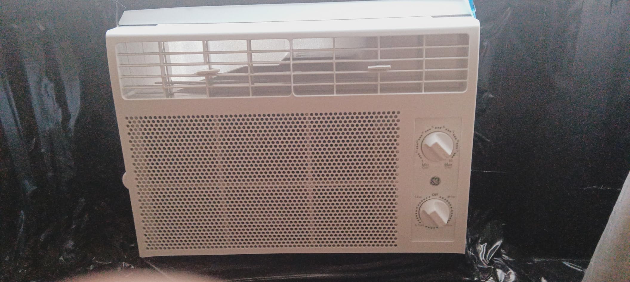 GE Window Air Conditioner 5,000 BTU AC Unit for Small Rooms up to 150 sq ft with Manual Controls & 2 Cooling Modes for Bedroom or Living Room, Easy Install Kit, White customer photo 1