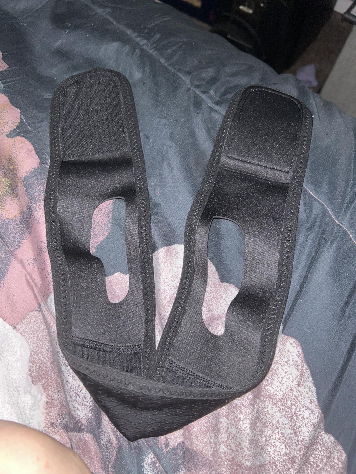 Chin Strap for Sleeping - Anti Snoring Devices - Adjustable Breathable Chin Strap for Men and Women Sleeping - Simple and Effective Stop Snoring Solution - Enjoy a Nice Evening - Black, 1PCS customer photo 2